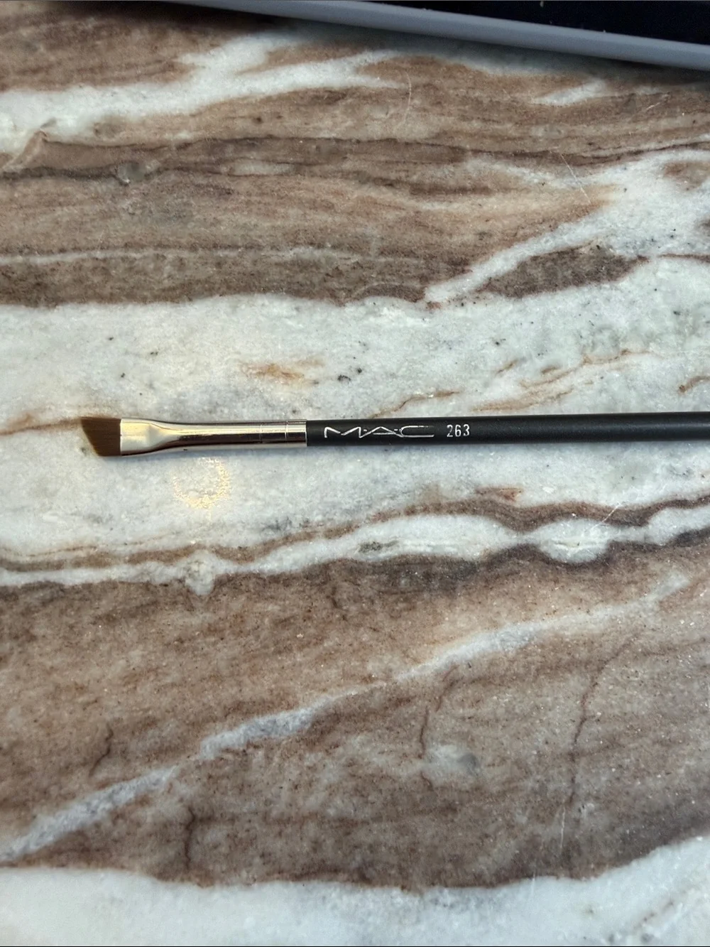 MAC Cosmetics 263 Angled Eyeliner Brush Black with Gold Ferrule